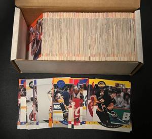 lot 154A image: 1990 Pro Set Hockey Error Set - Cards 1-405