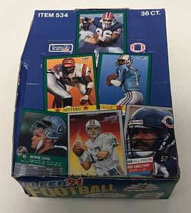 lot 152A image: 1991 Fleer Football Wax Pack Box - 36 Packs of Football Cards