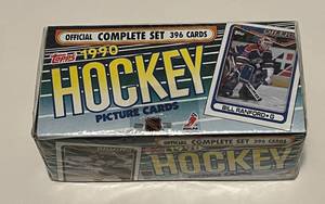 lot 146A image: 1990 Topps Hockey Complete Factory Sealed Set of Cards
