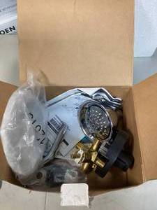 MOEN Banbury Single-Handle 1-Spray 1.75 GPM Tub and Shower Faucet in Chrome (Valve Included)   Customer Returns See Pictures