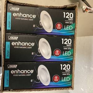 Lot of Feit Electric LEDR56XHO950CA Dimmable Recessed Downlight Enhance Daylight 5-6 W Aluminum LED 120 W Daylight  Customer Returns See Pictures
