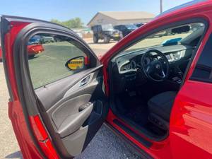 lot 1 image: 2019 Buick Regal TourX Preferred Wagon 4D