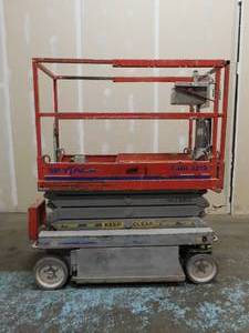 lot 4 image: 2012 SkyJack SJIII 3219 Scissor Lift