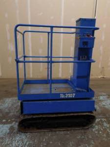 lot 3 image: 2005 Tadano AC40 Track Drive Man Lift