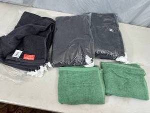 8 New Handtowels