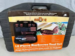 New 18 Piece BBQ Tool Set in Case