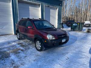 2005 Hyundai Tuscon GLS AWD with 119,000 miles- No Reserve Price