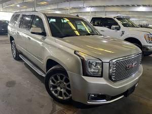 lot 3 image: 2015 GMC Yukon XL Denali 4x4