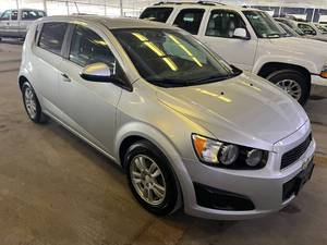 lot 22 image: 2015 Chevrolet Sonic LT
