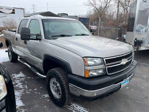 lot 30 image: 2006 Chevrolet Silverado 2500 LT Duramax 4x4