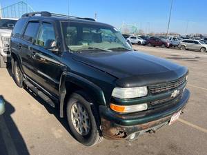 lot 34 image: 2003 Chevrolet Tahoe Z71 4x4