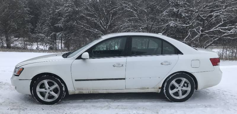 lot 13 image: 2008 Hyundai Sonata LTD