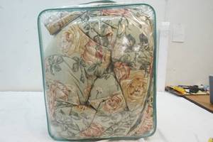 lot 23 image: comforter
