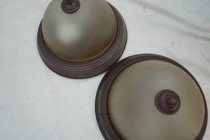 lot 30 image: Ceiling lights