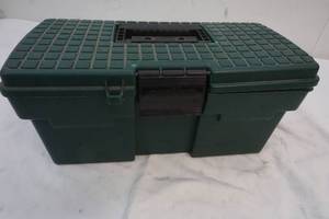 lot 34 image: Tool chest and tools