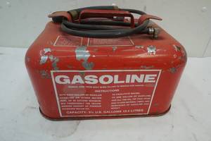 lot 77 image: Gas can for boatpontoon