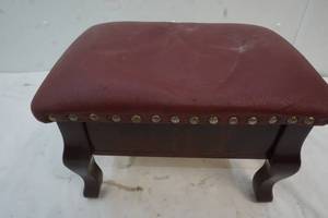 lot 89 image: Vintage step stool