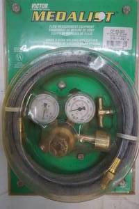 lot 109 image: Medalist welding regulator with hose