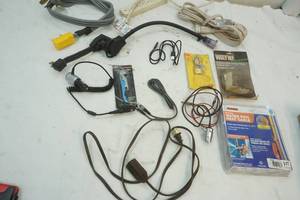 lot 114 image: Lot of wire adapters, extension cords