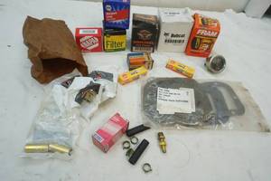 lot 115 image: Farm filter, other automotive parts