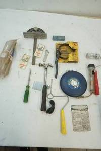 lot 131 image: Chalk line, tools, flashlight and more