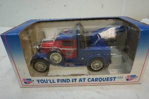lot 132 image: 1929 Ford Model A wrecker toy