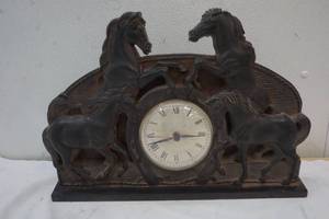 lot 145 image: Home Interiors clock