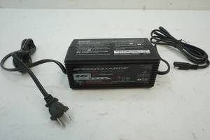 lot 166 image: Schumacher  battery maintainer