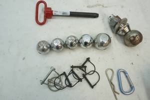 lot 208 image: balls hitches
