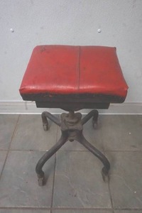 lot 310 image: Shop stool on wheels