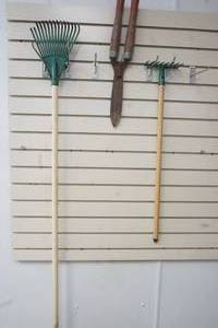 lot 330 image: Garden Rake, plastic garden rake, hedge clippers