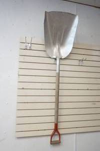 lot 335 image: Scoop Shovel