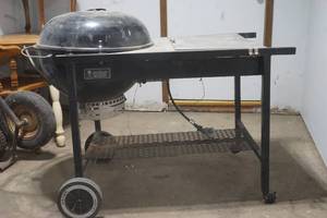 lot 367 image: Weber Charcoal or Propane Grill