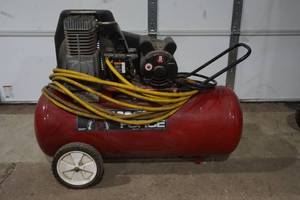 lot 372 image: Electric Air Compressor