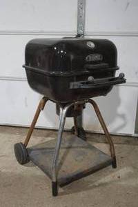 lot 381 image: Thermos Charcoal Grill