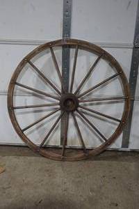 lot 382 image: Decorative Wagon Wheel