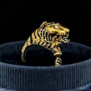 lot 50B image: 18k Upscale Diamond, Sapphire, and Black Enamel Hammered Finish 3D Tiger Ring in 18k Yellow Gold $3,600 Retail