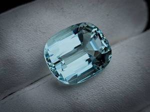 lot 5H image: Magnificent Treasure 22.01 Carat Natural Aquamarine Gemstone $15,000 - $22,000 Retail VIDEO