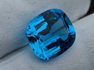 lot 15H image: Mesmerizing 24.06 Carat Natural Electric Blue Topaz Gemstone Loose VIDEO