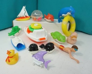 lot 28 image: Collectible Vintage Plastic Bathtub Toy Ship Tugboat Sailboat, Wind-Up Tomy Tubbies Shark Whale Fish Dolphin, Flipper Swim-N-Splash Boy Swimmer...