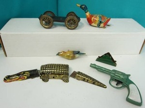 lot 31 image: Collectible Vintage Tin Toy Alligator Duck Bird Wagon Tripod, Green White Roy Rogers() Pistol Gun...