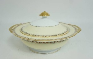 lot 45 image: Vintage Meito China Round Covered Vegetable Bowl Made in Japan Hand Painted