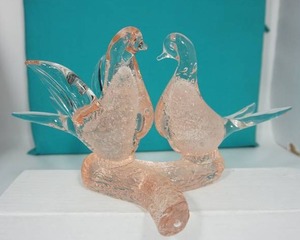 lot 60 image: Vintage Murano Art Glass Love BIRDS On Branch Hand Blown Peach Beautiful...