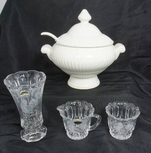 lot 69 image: Crystal d Adriana Las Aves The Bird 7-Inch Vase Cream Sugar Full Lead Crystal, Vintage 1930s Electric Porcelain Ceramic Soup Tureen with Ladle Made in Pre-WWII Japan...