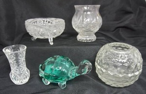 lot 72 image: Vintage Green Glass Turtle, Cut Glass Crystal Etc...