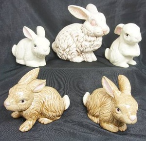 lot 75 image: Vintage Ceramic Easter Bunny...