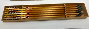 lot 1 image: 11 Vintage Wood Shaft Broadhead  Arrows With Box
