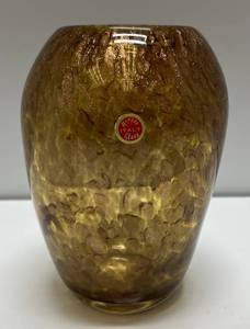 lot 117 image: Vintage 7 Murano Copper Fleck Art Glass Vase With Original Foil Label