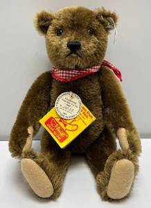 lot 205 image: Vintage 1987 10 Steiff  Bear EIN 013125