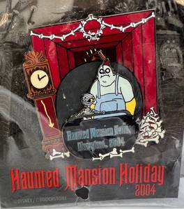 lot 209 image: Vintage 2004 Disneyland Limited Edition 3000 Haunted Mansion Holiday Collectors Pin (NIB)